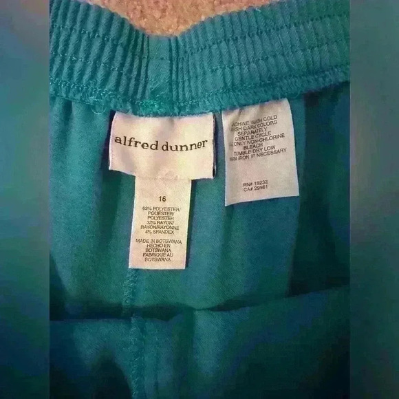 LIKE NEW Alfred Dunner Pants Size 16 - Picture 2 of 5